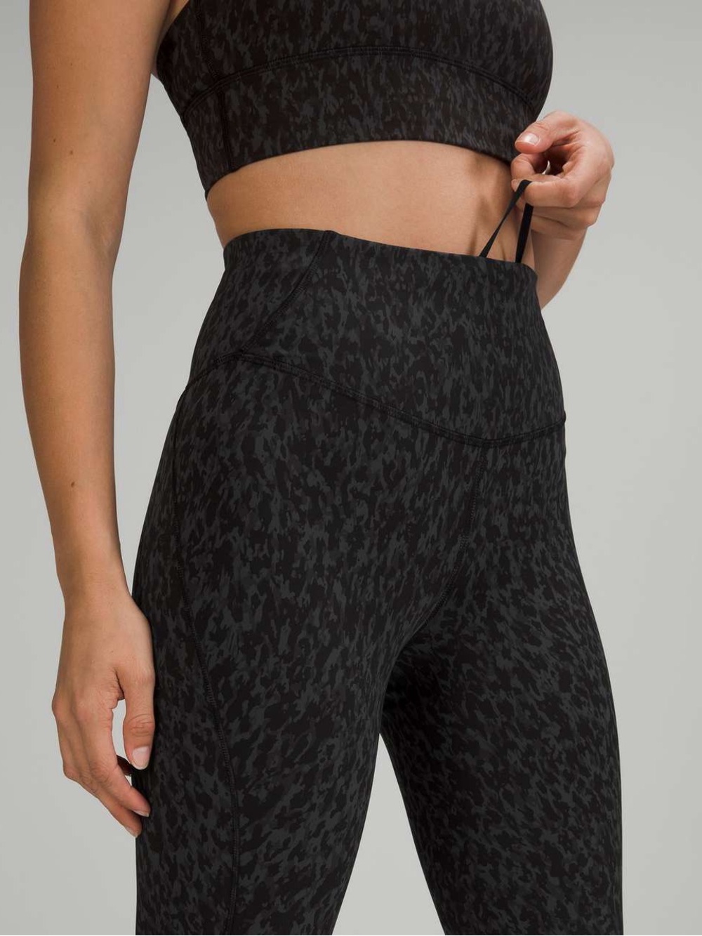 Lululemon Base Pace High-Rise 28" Running Tight Sz 6 Leopard Camo Leggings - Picture 10 of 10
